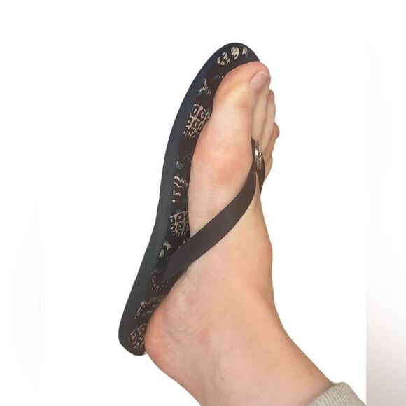 Tory Burch Flip Flops- Large - Picture 3 of 6